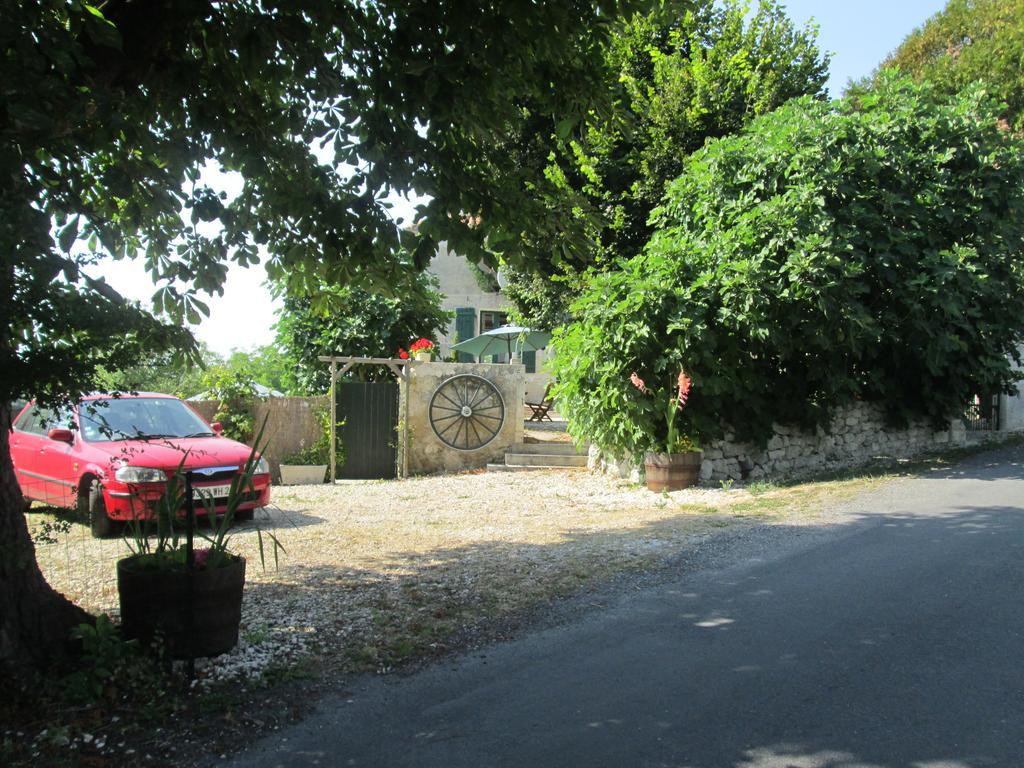 Le Petit Lavoir Saint-Paul-Lizonne Εξωτερικό φωτογραφία