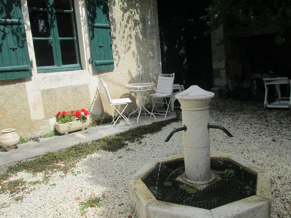 Le Petit Lavoir Saint-Paul-Lizonne Εξωτερικό φωτογραφία